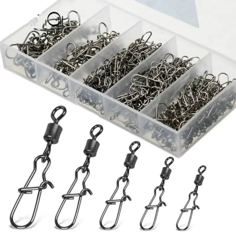 50 verschiedene Karabiner mit Wirbel